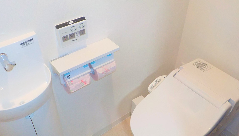 F_building toilet